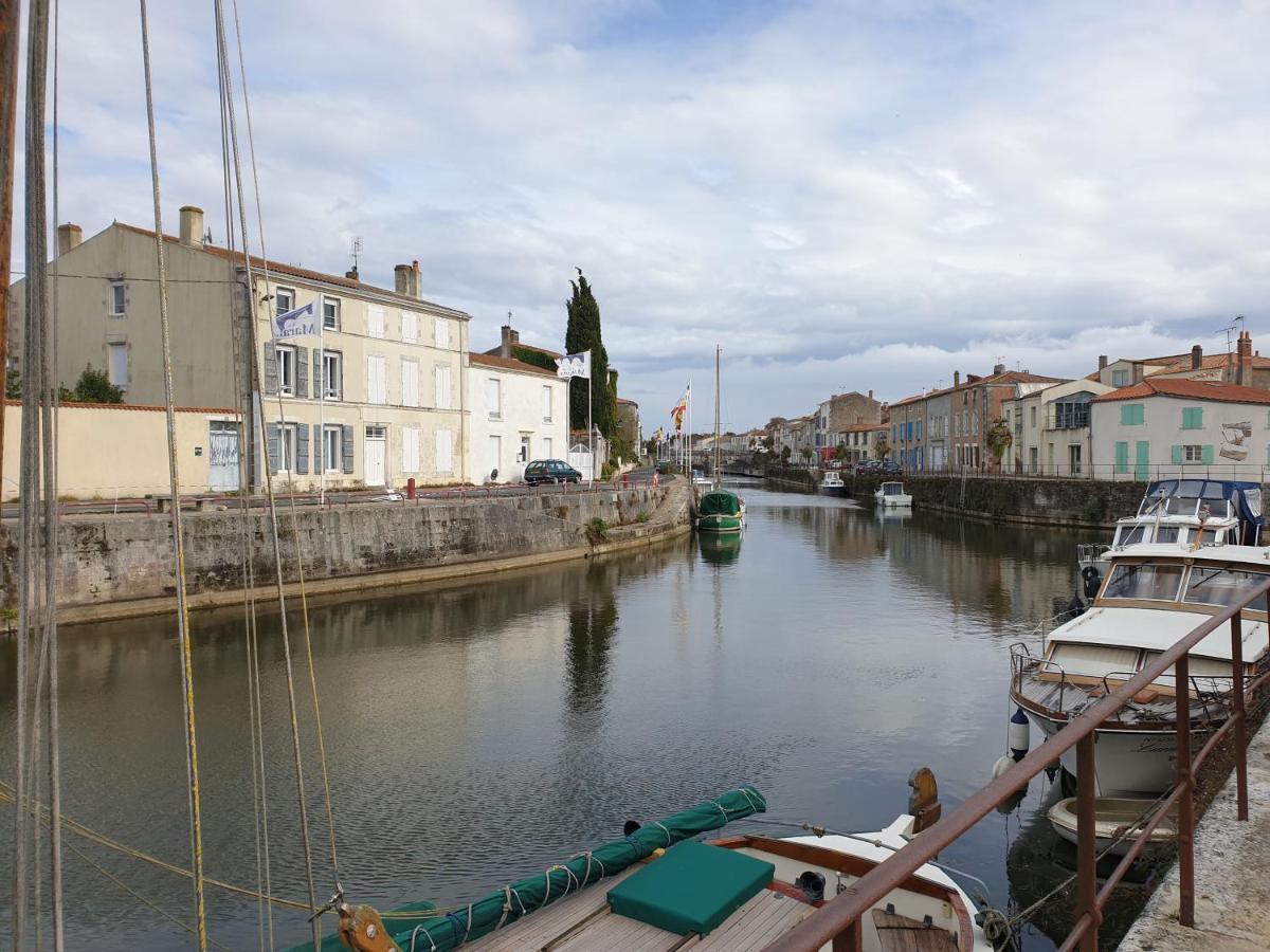 Un Trois Etoiles Entre La Rochelle Et Les Marais Poitevin * Marans (Charente-Maritime)