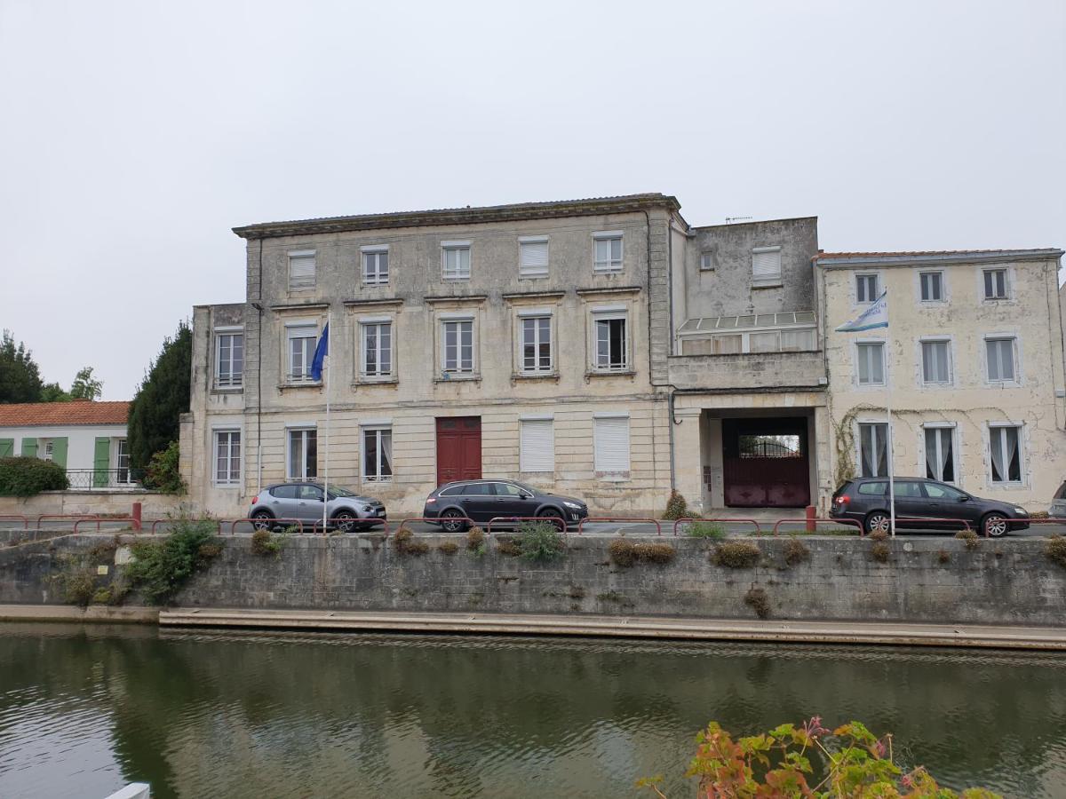 Un Trois Etoiles Entre La Rochelle Et Les Marais Poitevin